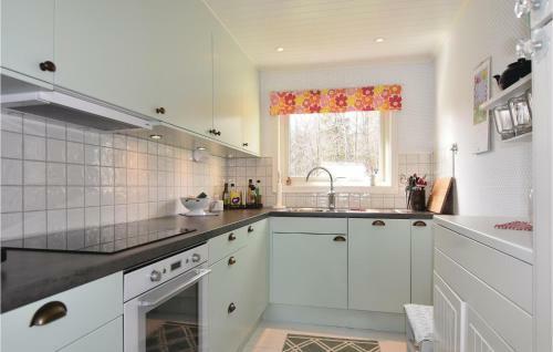 Two-bedroom Holiday Home In Lidkoping
