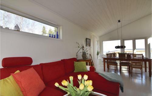 Two-bedroom Holiday Home In Lidkoping