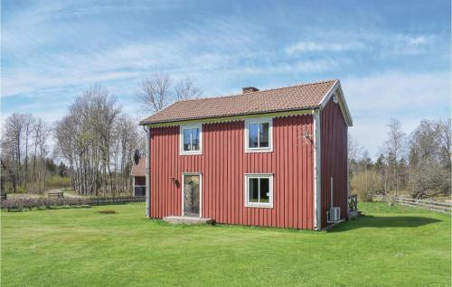 Two-bedroom Holiday Home In Lenhovda