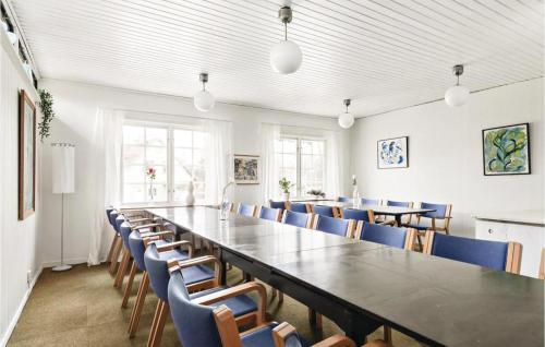 Nine-bedroom Holiday Home In Linneryd