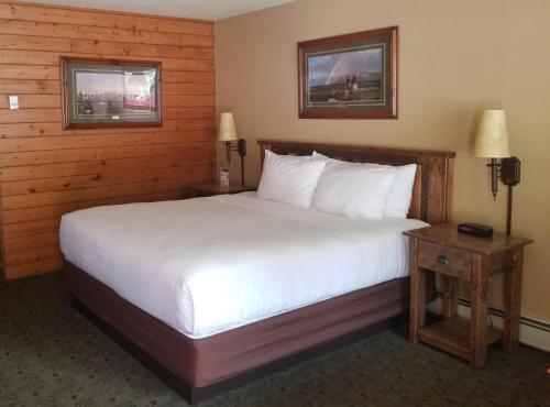 Motel Box Canyon Lodge And Hot Springs