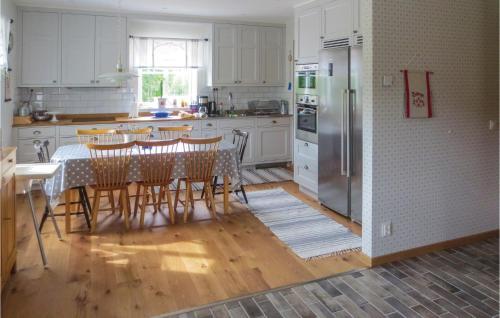 Four-bedroom Holiday Home In Gnosjo