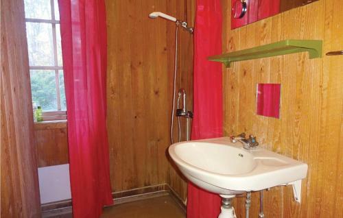 Four-bedroom Holiday Home In Killeberg