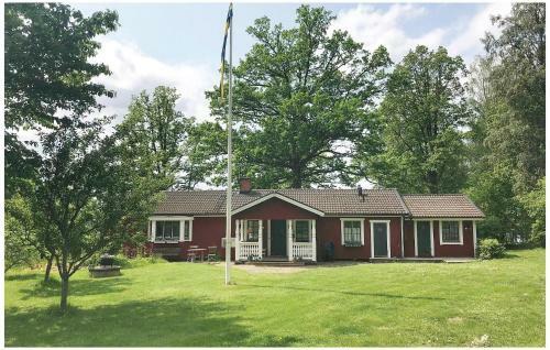 Five-bedroom Holiday Home In Lekeryd