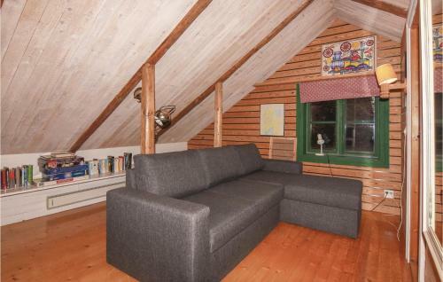 Two-bedroom Holiday Home In Algaras