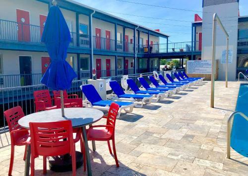 Apartamentos Sea And Breeze Hotel And Condo