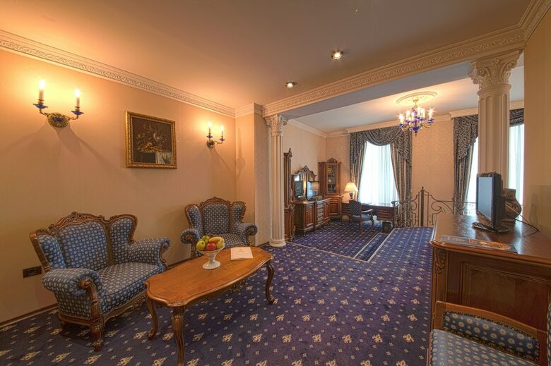 Grand Hotel London