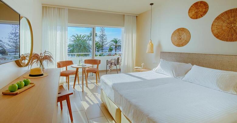 Hotel Nissi Beach