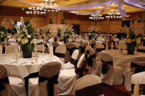 Summit Hotel And Conference Center