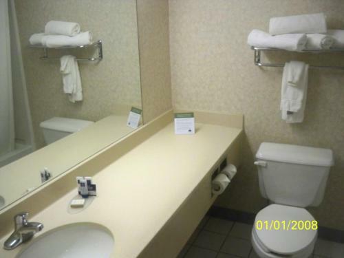 Hotel Baymont Inn & Suites
