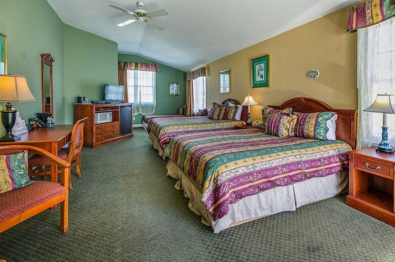 Hotel Rose Garden Inn