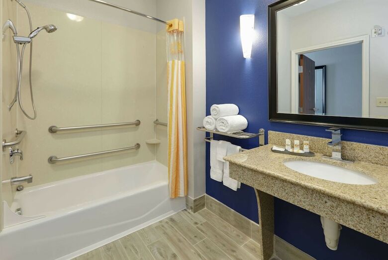 Hotel La Quinta Inn & Suites Denton - University Drive