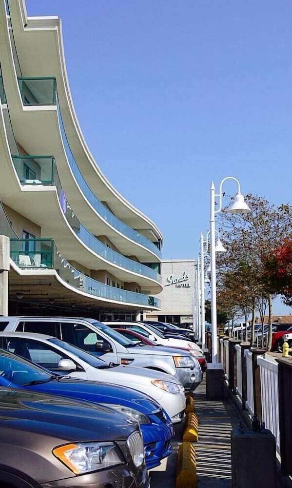 Atlantic Sands Hotel And Conference Center