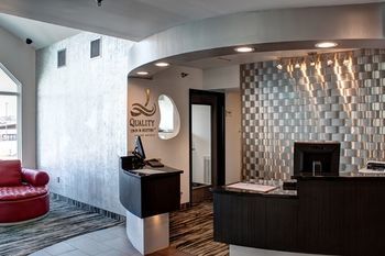 Hotel Quality Inn And Suites North/polaris