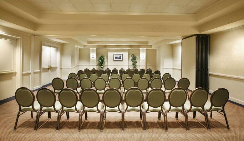 Hotel Sheraton Suites Columbus