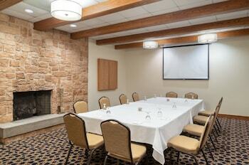 Hotel Toftrees Golf Resort And Conference Center