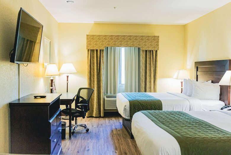Hotel Baymont Inn And Suites Tyler