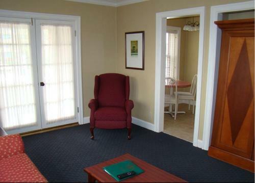 Hotel Senate Luxury Suites
