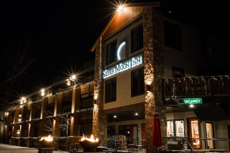 Hotel Silver Moon Inn