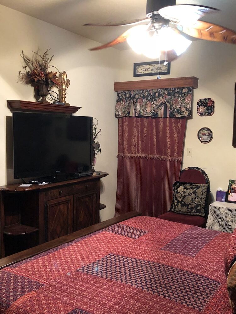 Bed & Breakfast All Seasons Inn