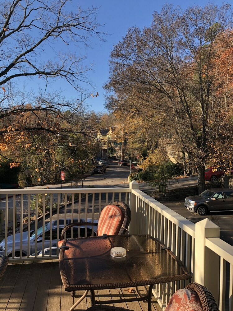 Bed & Breakfast All Seasons Inn
