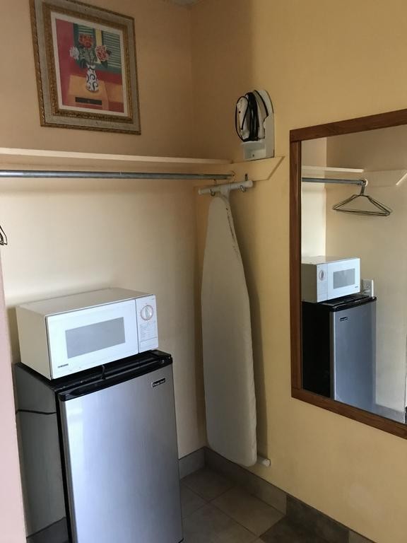 A Fisher�s Inn Motel