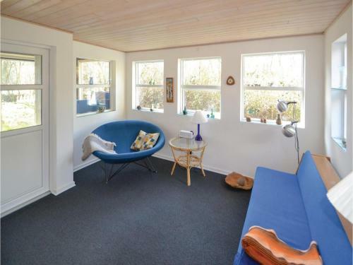 Three-bedroom Holiday Home In Allingabro