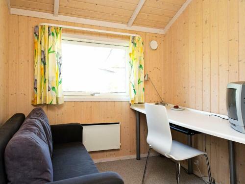 Three-bedroom Holiday Home In Asn�s 1