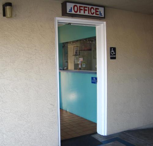 Motel Cabrillo Inn & Suites Airport