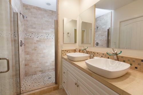 Convivial Stay Vacation Homes