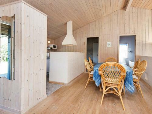Three-bedroom Holiday Home In Glesborg 9