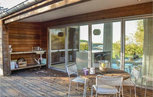 Three-bedroom Holiday Home In Dronningmolle