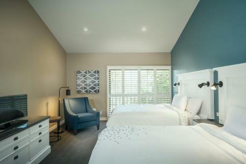 Hotel Pacific Shores Inn