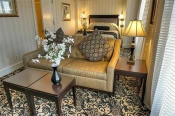 Hotel Gaslamp Plaza Suites