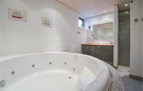 Four-bedroom Holiday Home In Ebeltoft