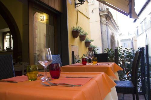 Hostal Il Borgo Ristorante Pizzeria Camere