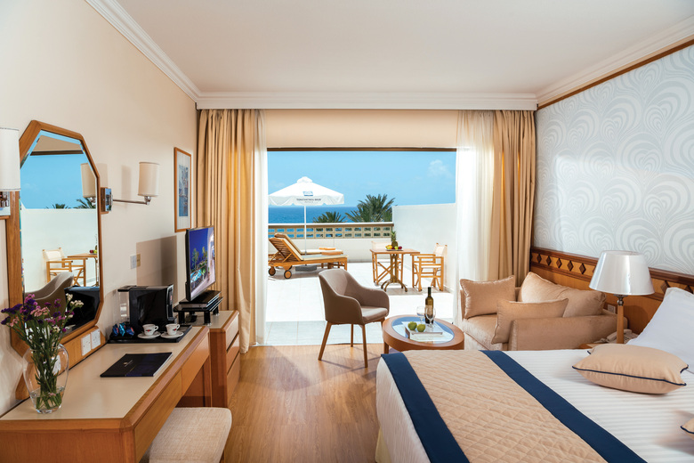 Hotel Constantinou Bros Athena Beach
