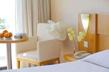 Hotel Louis Phaethon Beach