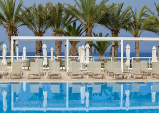 Hotel Queens Bay