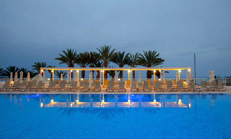 Hotel Queens Bay