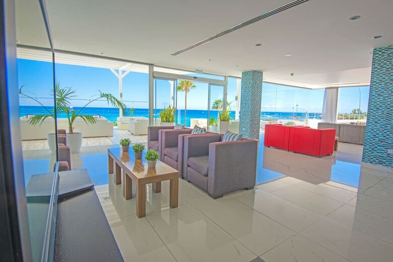 Hotel Silver Sands(.)