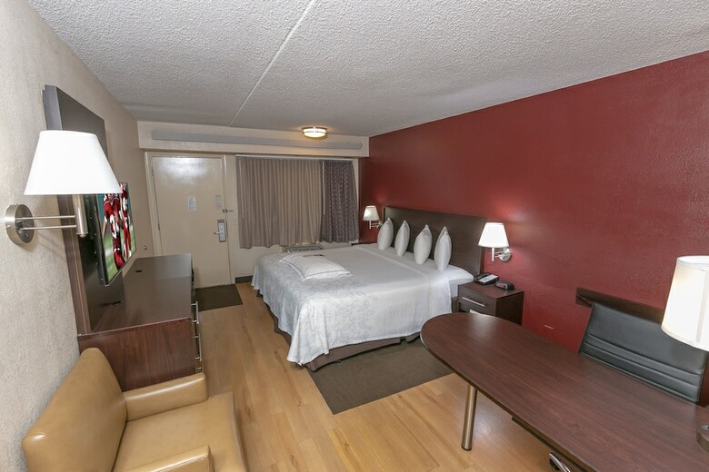 Hotel Red Roof Plus+ Columbus - The Ohio State University