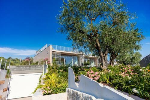 Bed & Breakfast San Colombano Suites
