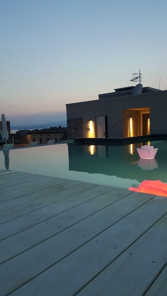 Solho Hotel