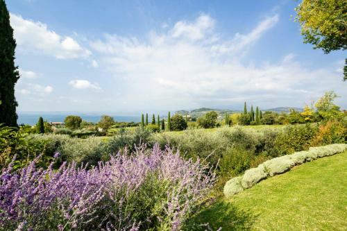 Contra' Casetta Villa Sleeps 10 Pool Wifi