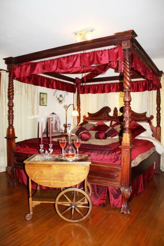 Alla's Historical Bed And Breakfast, Spa And Cabana