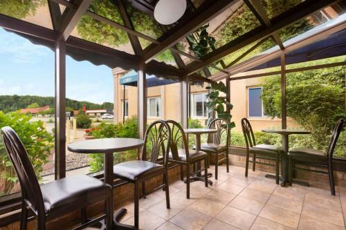Hotel Days Inn Willoughby