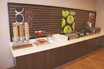 Medford Hotel Inn & Suites