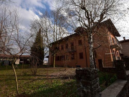 Spacious Apartment In Belvedere Langhe With Terrace