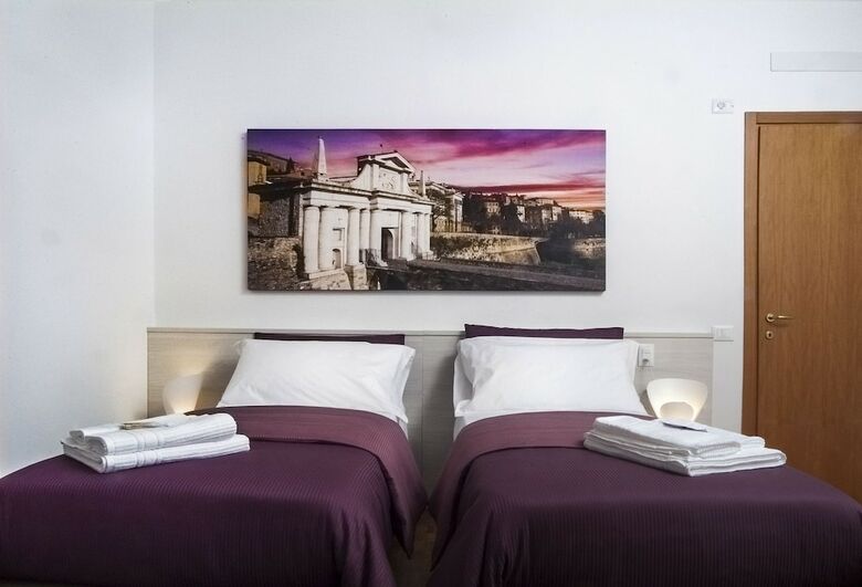 Hostal Citywalls Guest House Bergamo